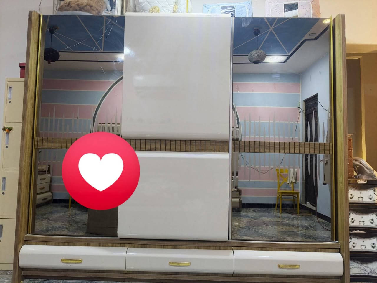 غراض للبيع بغداد حي الجهاد
***********

