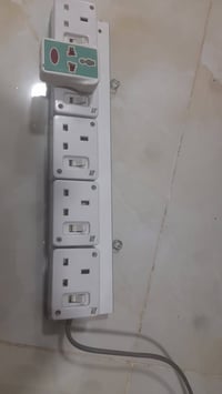 تصفية محل • أغراض إلكترونيات • اكسسوارات