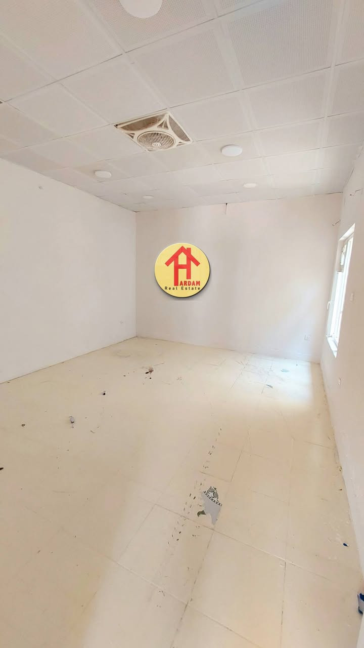 🏡خانوو بۆ کرێ لە گردی سەرچنار

✅ رووبەری  :— ١٢٠ مەتر قاتی دووەم   

❇ قاتی دووەم بۆ کرێ 

✳ پێکھاتووە لە  :- سەرگەراج ، میوان ، مەتبەخ ، ١ ژووری نووستن  ، موشتەمەلات

  🔶 کەوانتەری  تێدایە  

📌  بۆ زانیاری زیاتر و بینینی خانووەکە پەیوەندی بکەن بە
نوسینگەی هەردەم 

☎ ژمارەی مۆبایل  :- *********** - ***********

📍یاخود سەردانی نوسینگەی هەردەم بکەن ناونیشان 
گردی سەرچنار پشت شووقەکانی بەھاران شەقامی ٥٩ بەرامبەر مزگەوتی بیلالی حەبەشی
