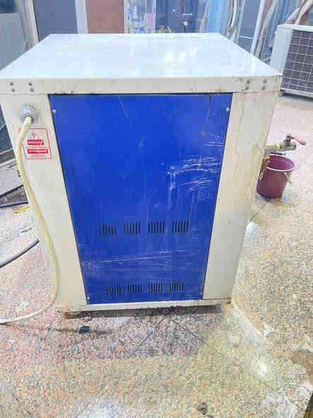 للبيع العنوان البصره هاتف ***********
