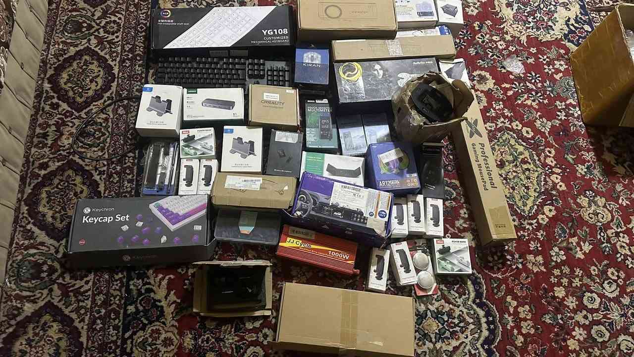 مزاد يبدي من ١٠٠ الف
القطع كدامكم 
***********
