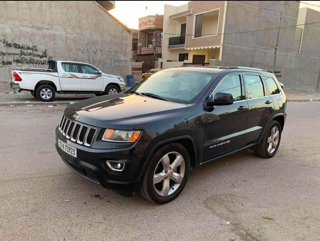 السلام عليكم بيع سريع وومستعجل والشراي يجي خاص وبالعافيه ع الياخذهة 
جيب شيروكي موديل ٢٠١٤ المرغوب بانزين عادي ومحسن السياره جديده صدر امامي خلفي تخم تاير جديد مابيهة اي نقص كير مكينه كفاله داخل ملكي شاشه كبيره تحكم ستيرن بصمه ابواب وبصمه تشغيل السياره بدون حادث ولا ارباك بجم كبس الشراي يتصل وراح يعرف السعر  رقم الهاتف وبي واتساب 

***********
