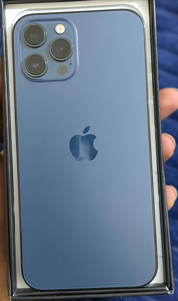 ايفون 12 بور ماكس
ذاكره 256
بطاريه 81
الكلاس مفطور وما ماثر على المس فقط كلاس مو شاشه 
***********
كربلاء
