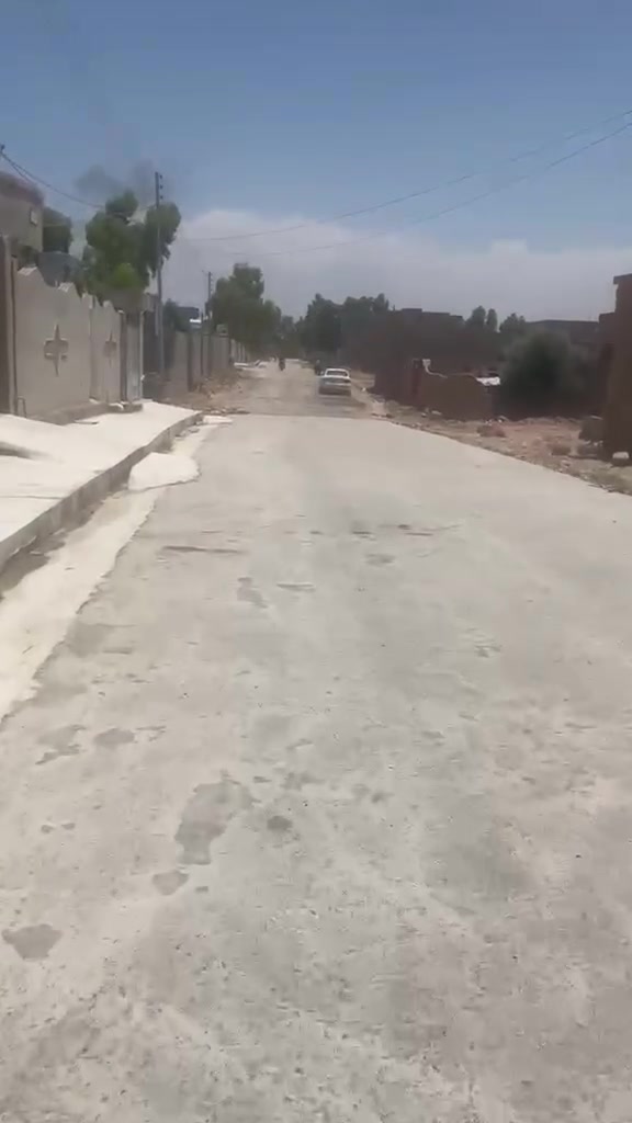 يوسف للعقارات 
بيت للبيع حي الكفاح الشمالي مساحة ٣٠٠متر مكون من غرفتين نوم وصالة واستقبال ومطبخ بسعر مناسب للإستفسار اتصل على رقم 
*********** 📞☎️
