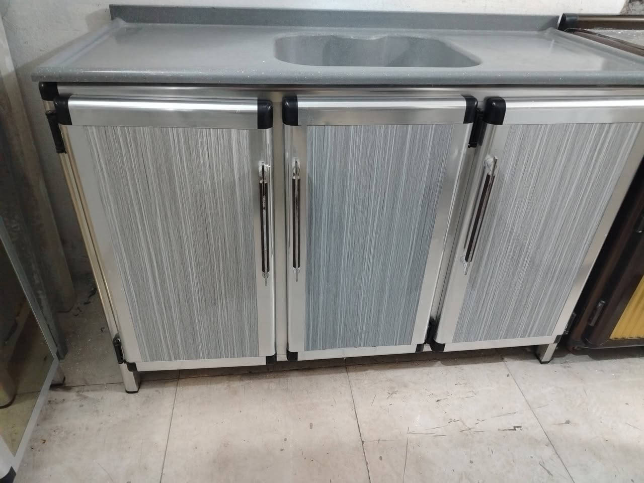 للبيع كونتر ارضى ملحق مترين نص ابو بوفيه اخ جديد شرط نضافتو ٩٥ بل ١٠٠ سنك ١٣٠سم تقيل سعر ٤٥٠ بي مجال *********** اسيا *********** مكان موصل
