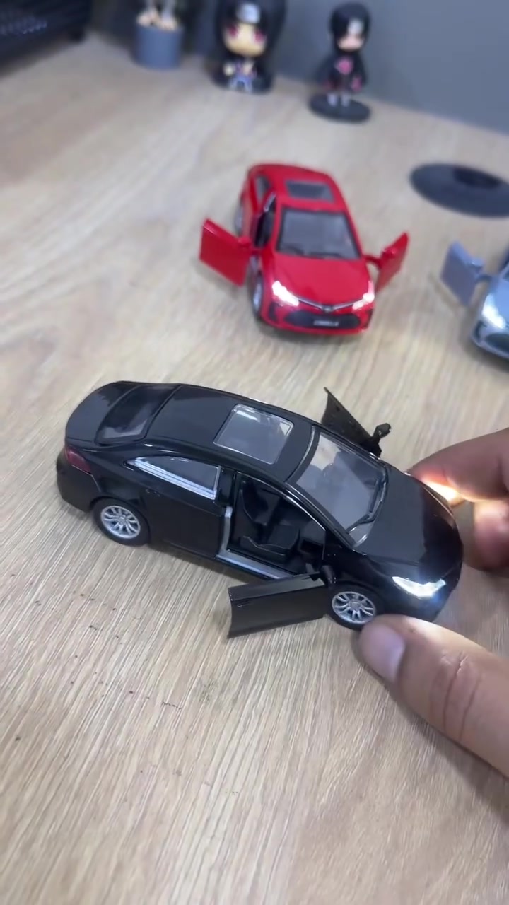🚗 سيارة كورولا مجسّمة بتفاصيل تخليك تحسها حقيقية

✨ هيكل معدني متين مع تصميم أنيق

🔊 صوت محرك واقعي يزيد متعة اللعب

💡 إضاءة أمامية جذابة عند التشغيل

🚪 أبواب قابلة للفتح مثل السيارة الأصلية

🎁 هدية رائعة للأطفال وهواة السيارات

🔥 قطعة تجمع بين اللعب والفخامة 
لطلب السعر التواصل خاص ....
يوجد توصيل جمع محافظات العراق


**إذا كنت صاحب هذا الإعلان وتريد حذفه لأي سبب، رجاءا أرسل رسالة إلى الدعم الفني**