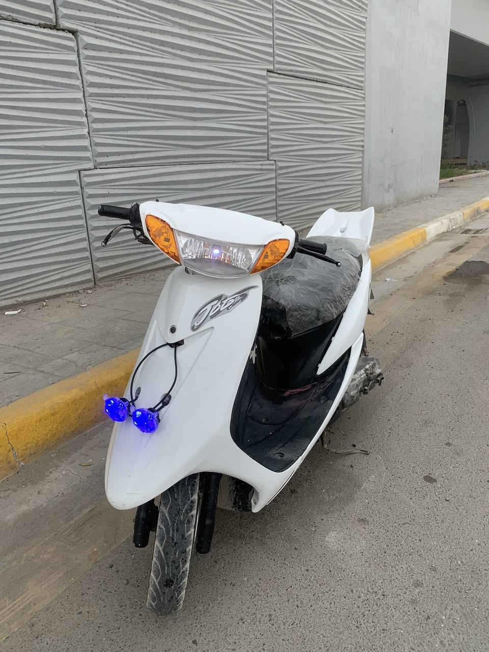 السلام عليكم
عصفوريه 60  للبيع 
دراجه مرتبه وحلوه ومشيها حلو بيها فقط صوت بالمشي من الكلجات السعر 225 بيها مجال 
مكاني بغداد الكرخ 
للاستفسار خاص او ***********
