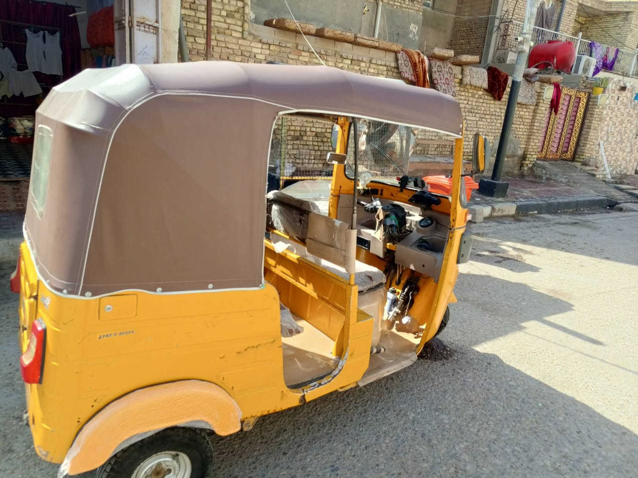 سلام عليكم شباب تكتك للبيع
موديل /2019
شهر /8 
يوم /13
 تكتك نضيفه مابيه شي  
تكتك اوراق 
وكيل سيد خلدون
الشراي يتصل 
***********
