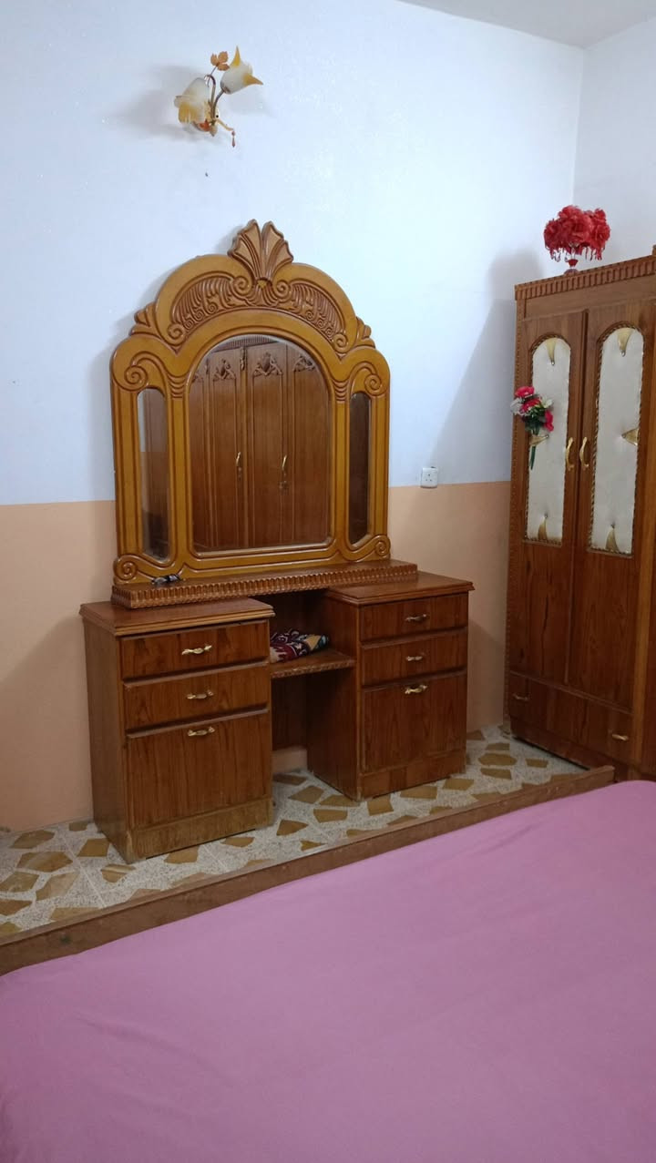 السلام عليكم عندي هاي الخشب عراقي ابيها كلش نضيف من داخل وخارج قنصور خمس ابواب بدون ملحق 
السعر 650وبي مجال ❤


**إذا كنت صاحب هذا الإعلان وتريد حذفه لأي سبب، رجاءا أرسل رسالة إلى الدعم الفني**
