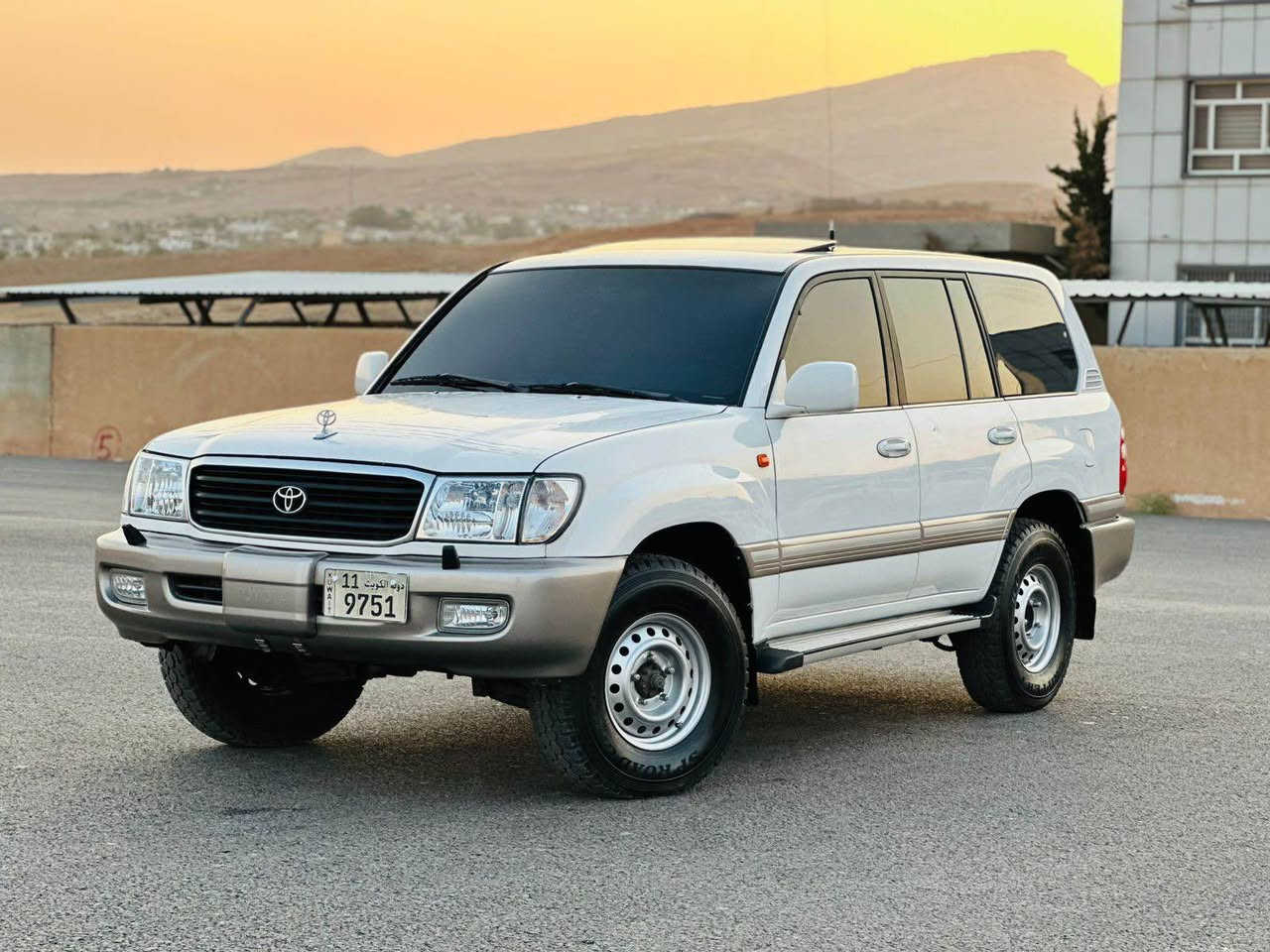 مونيكا 
موديل 2000 
سعودي اسلي
فول فول مواسفات vxr
ته فاسيلي سه ياره كه.ش 👇
*********** أربيل, العراق
