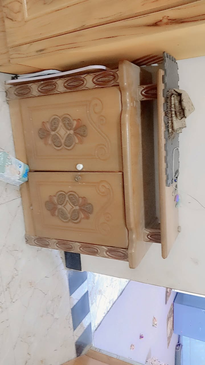 السلام عليكم. بوفيه وميز تلفزون وفرشات اصلية وحدة ثنين ودواشك قطن كلهن ابيعهن شلعه ***********
