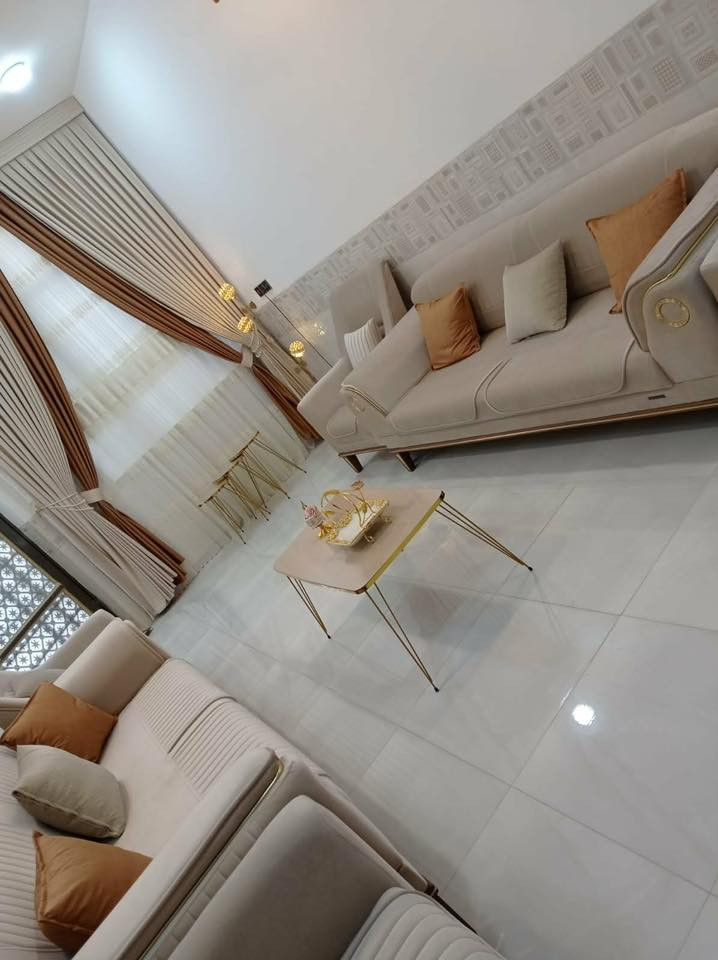 السلام عليكم
دار للبيع في منطقه السياسيين على ساحة خضراء

قرب روضة البراعم 
بناء حديث
مساحه 125م
للاستفسار***********
