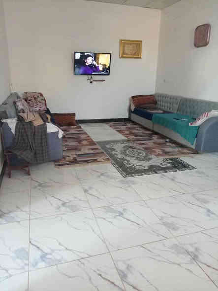 السلام عليكم 
يوجد بيت للبيع في الدوانم الزراعي في حي العسكري مساحة(١٥٠متر)يبعد عن الشارع أقل من ١٠٠متر يحتوي على غرفة نوم وإستقبال وصاله جبيره ومطبخ وصحيات داخليه وخارجية وطرمه ومناور ٢
البناء بلوك السقف مسلح ارضيه سيراميك السعر(٤٥مليون)وبي مجال
