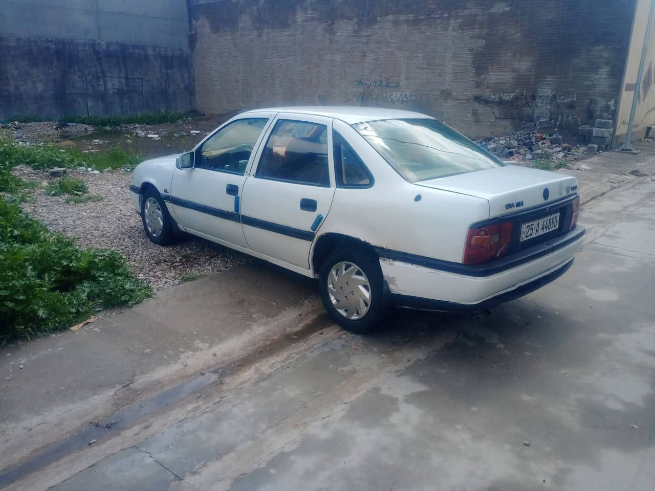 سلام عليكم
فكترا حجم 16
موديل 91 رقم كركوك مشروع وطني لحد 2030
دفتر بانزين بيها 
تخم تايرات جديد 
سيارة ما بيها صبغ 
كير عادي 
عنوان السيارة كركوك 
السعر 40 
رقم الهاتف ***********
