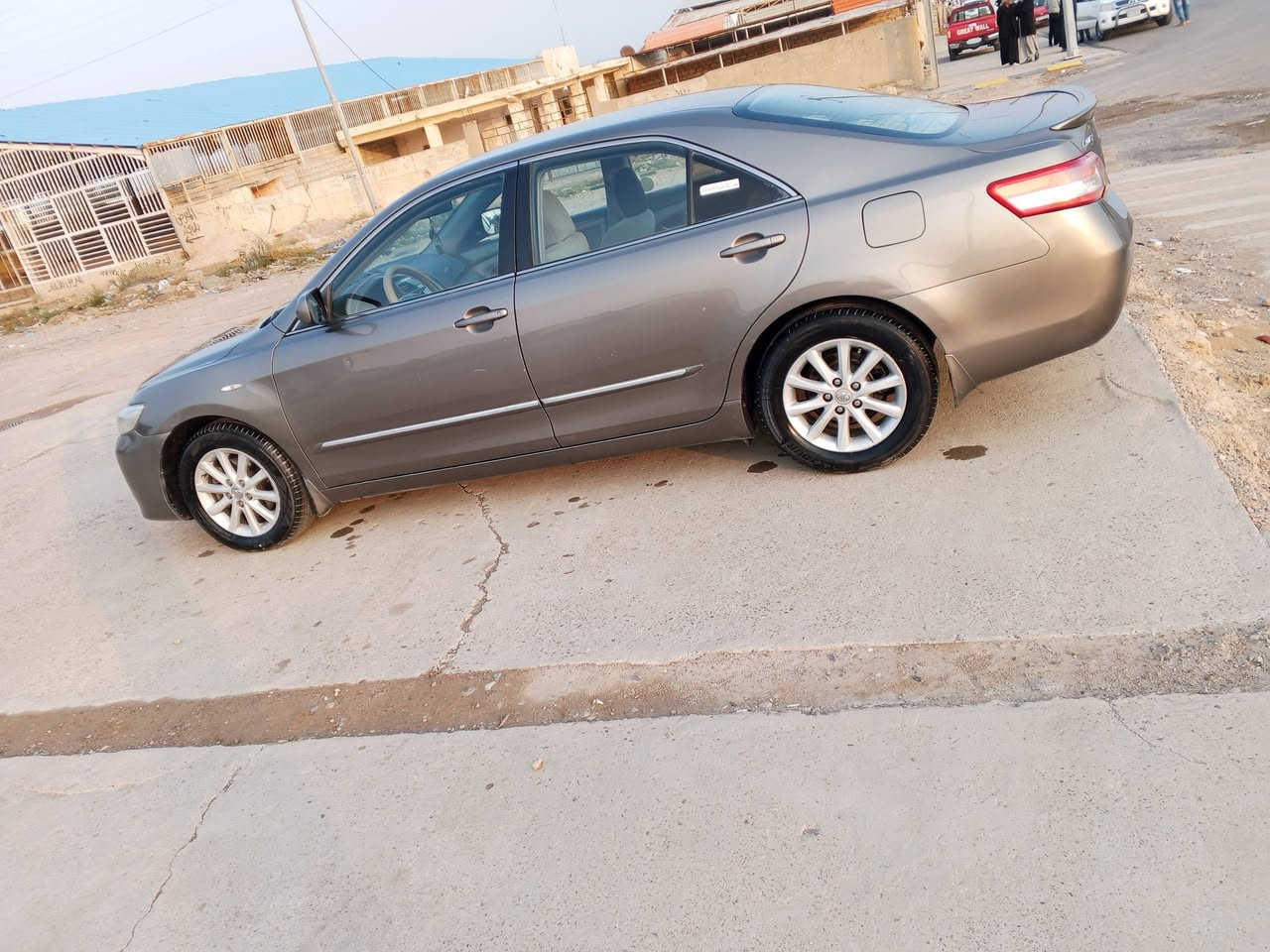 السلام عليكم.. للبيع كامري
ويرهم مراوس) 2011 خليجي 
رقم دولي السليمانية 
مواصفات السيارة معروفة 
مكينة 2.400 بيها رش خليجي مكانات 
حساسات امامي خلفي 
كشن امامي كهرباء 
تحكم ستيرن 
تبريد قطعتين

مكان السياره صلاح الدين (بيجي 
***********
