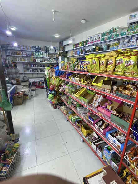 اسواق للبيع العنوان كربلاء الحولي 100 داخل مجمع جنة السلام سبب البيع عدم الفراغ السعر انتصل عله هاذه الرقم ‭٠٧٨٣ ٢٢٧ ٤٤١٣‬
