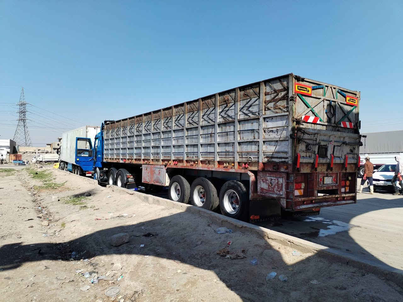 إسكاني للبيع مكينه ١٣ طخم تايات سنويا جديده مشروع وطني رقم بصره السعر ٢٩٠ ورقه ***********
