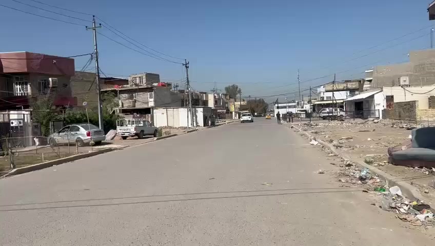 ⚜️دار للإيجار مساحته200متر ⚜️
يحتوي عله استقبال كبير وحولي ومطبخ وغرفتين نوم وخدمات 
👈ايجاره450
👈 العنوان السريدات قريب شارع السده 
الاستفسار 
***********
