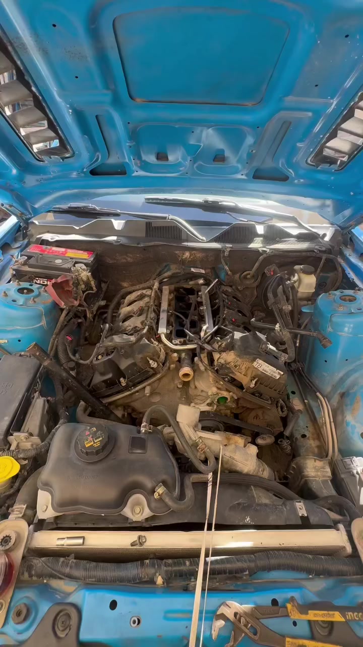 خفايف
تبديل جبن حساسات vvt مع الضمان للزبون وتبديل واتر بم وتجييك كامل للسيارة ويدلل علينا *********** اخوكم مهندس سيف
