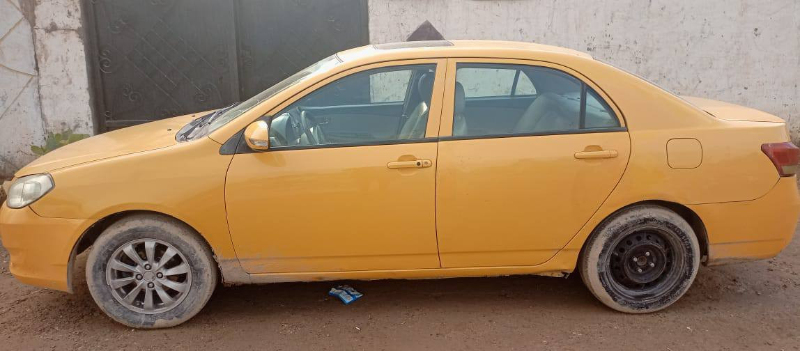 ‏بيوايدي مديل 2013 كير عادي محرك هونده ياياني سياره فول مواصفات بصمه رقم بغداد نكليزي تحويل مباشر مصفره هيئه وغرامات ماعليهى ايشي مكفوله كفاله عامه ماعده جاملغ لخلفي مرشوش مكاني زعفرانيه *********** سياره مال جناي السعر 52 وبيهى مجال بصيط
