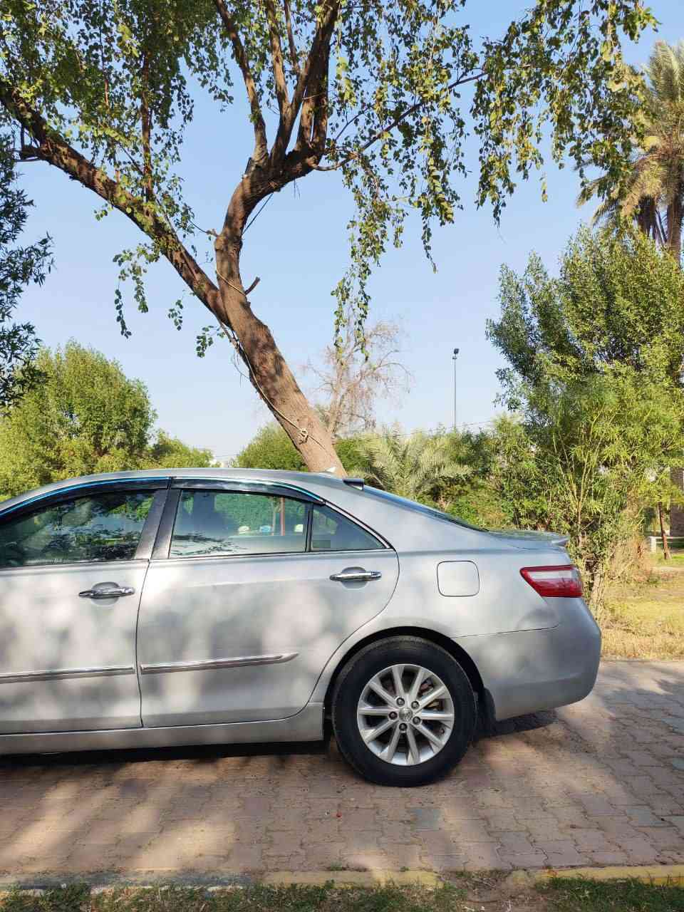 السلام عليكم ( للبيع ) 

تويوتا كامري موديل 2009 محدث بجم 2011  اخت الجديده 

محرك 4 سلندر 2400 كير جدد خير من الله  رقم انكليزي باسمي17 شرط التحويل يعني وين مايعجبك اتحول بأي محافظه  

 وارد امريكي حادثها جاملغ امامي فقط صبغتها حزام ع ايدي على اثر جراد بدون معجون اوضربه 

  مواصفات :- شاشه جبيره / كاميرا خلفيه / بلوتوث رام خزن / تحكمات جهتين 

صدر ورا وكدام مبدله جديد تخم تاير جديد باتري قبل اسبوع شديته جديد جامها كهربائياتها سنتر لوك كله بشرط شركه سياره مال جناي وين مايعجبك اطلع وترايها مال جديده لا تسمع صوت ولاطكه ولا وحيف واما السرعه فعباره عن صاروخ🚀  

العنوان:-بغداد/قرب مرور الكاظميه 
السعر :- 97 ورقة 
الاتصال :- ***********

وبالعافيه على صاحب النصيب ❤
