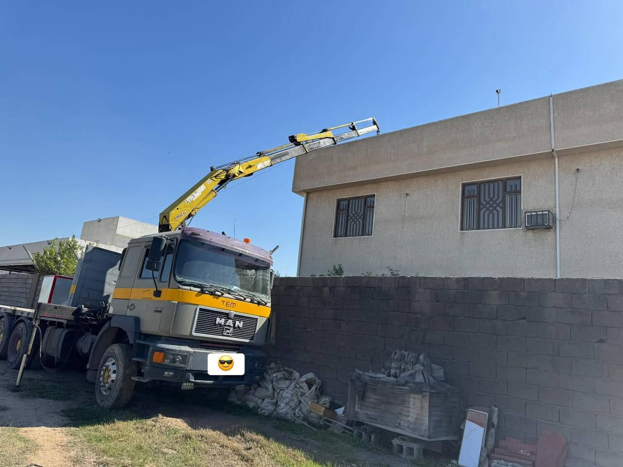 أعيد نشر بسبب الوعود الكاذبه ورجائن مو شراي لا يخابر  ولا يضل يكسر بحلال العالم وهاذا سوك كلشي بي 
مان صقر سكس موديل 2002 سياره نضيفه مكفوله من كلشي كرين 10 طن سيفتي بدون ريمونت  أربع سلايتات موديل 2004 وباج بطن وضهر سكس مجموعه gf برينه طول البدي سته  ونص وتخم تاير ويل كروم رقم بصره دولي بسمي مشروع وطني مكاني بغداد راشديه ورقمي *********** وعيد وكرر مو شراي لا يخابر وسعر 350$ وعل العلم مجموعه مال مقطوره كامله بس جيب وشد وسياره جاهزه مابيها اي نقص
