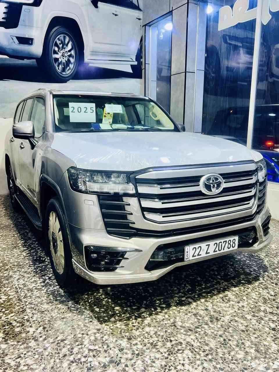 السلام عليكم 

لاندكروز 2025 

فول موصفات لمتد 

ابريم 

ماشية 3000 الف 

العنوان بغداد زيونة مقابل ملعب الشعب 

الاتصال ***********
