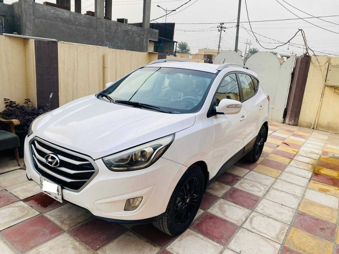 سلام عليكم للبيع توسان خليجي ٢٠١٥ رقم بابل بيها صبغ ٣ قطع سيارة جاهزه من كلشي السعر ١٣٠ $اتصال ***********
