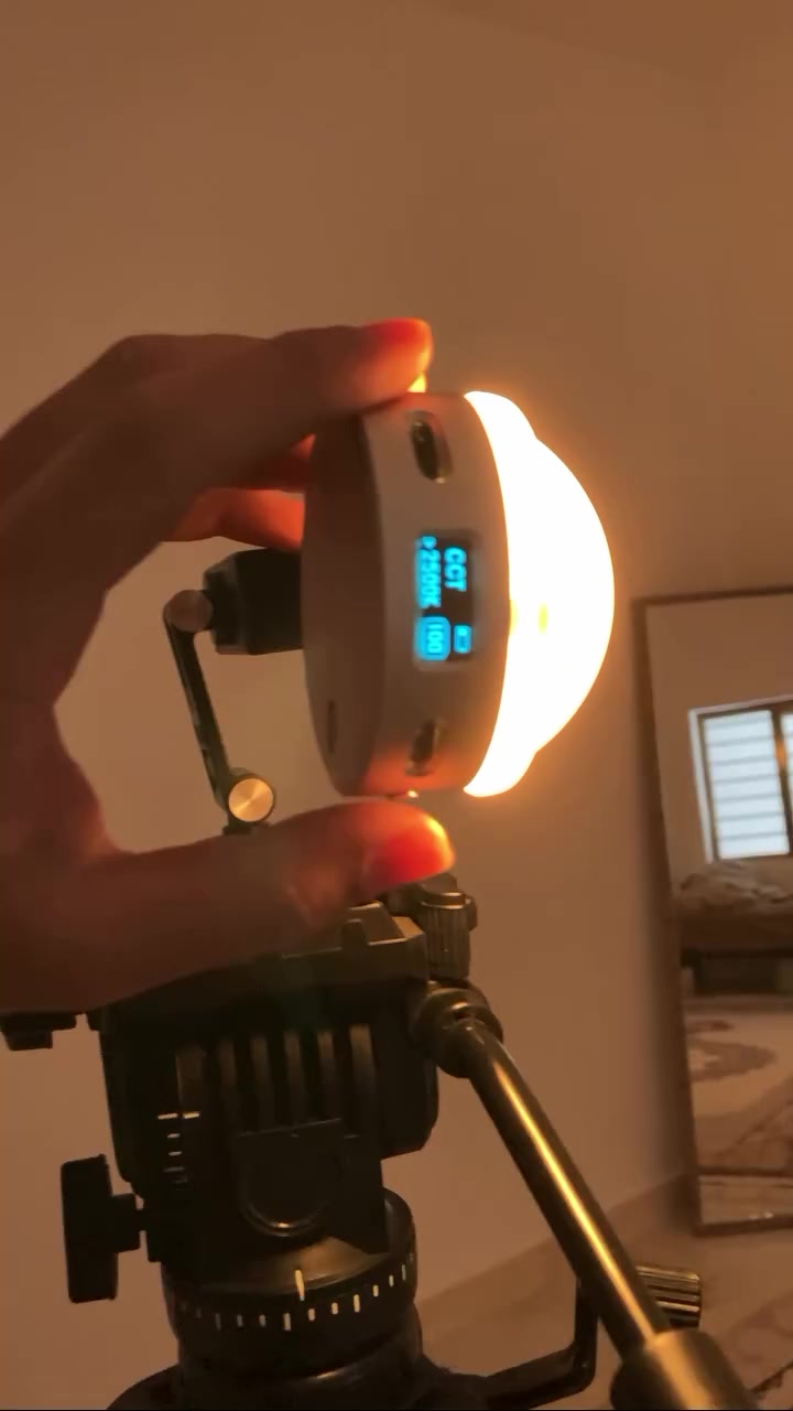 ستاند التصوير ‏او بث مباشر  ‏يفيد الصانعين المحتوى ‏أو للتصوير في أكثر من 360 لون 14 حركة سينمائي  مكاني بغداد المنصور للتواصل واتساب ***********
