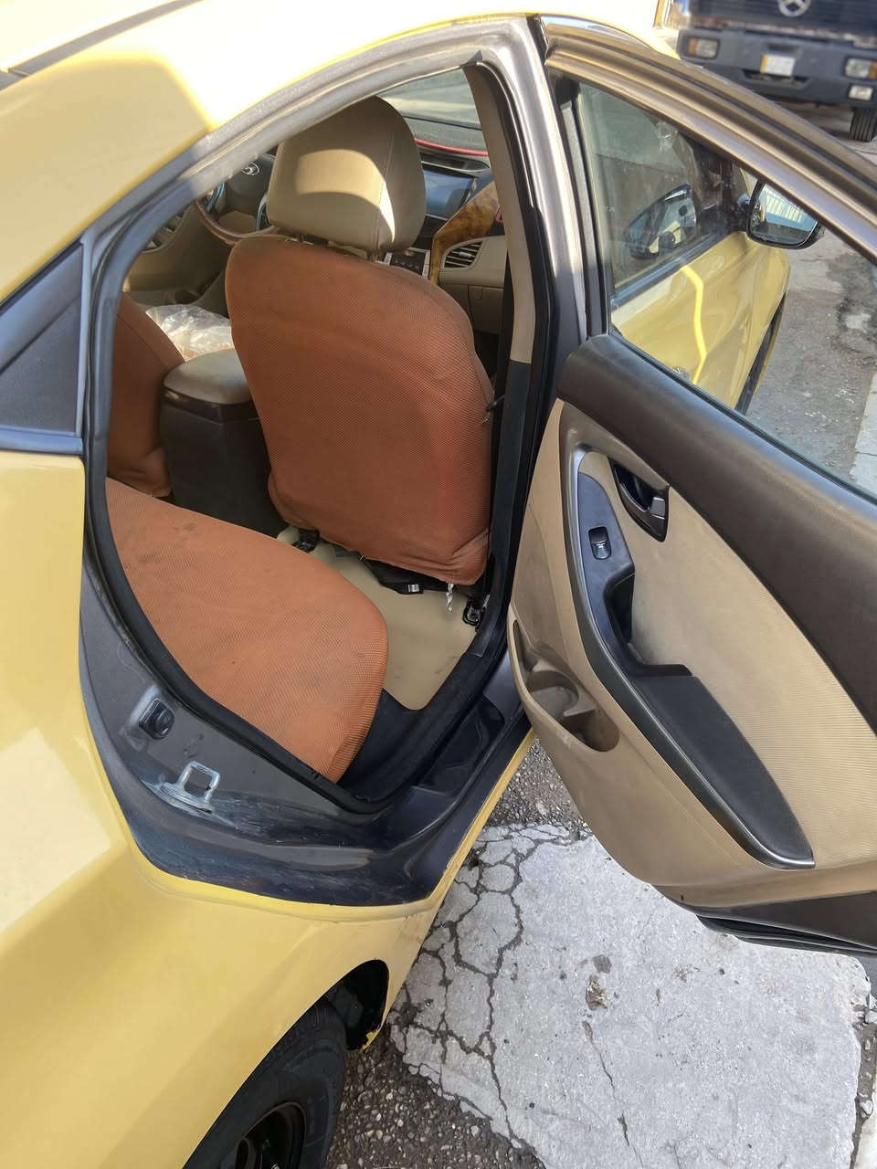 السلام عليكم النترا مضلع 2012 للبيع فول مواصفات فتحة تحكم استيرن اربع جهات شاشة كامرة تدفئة وتبريد مكينة وكير خير من الله رقم بغداد انكليزي السعر 97 وبيهة مجال حك الجية العنوان بغداد الكمالية للاستفسار الاتصال على ***********
