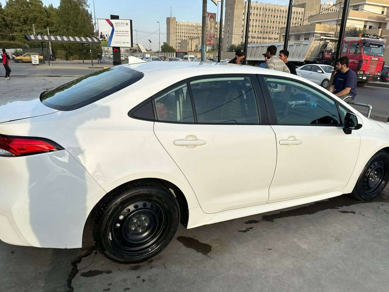 السلام عليكم
كورلا 2024 بانزين  
وارد امريكي   
ماشي ٤٧ وضع الشركة 
شاشه 
تحكم ستيرن 
رادار
لايت زنون 
لد امامي
تحديد مسار 
قياده ذاتيه 
مكان السياره شارع فلسطين رقم بغداد 
حادث خفيف بدون ارباك 
السعر ١٤٥

موبايل***********
