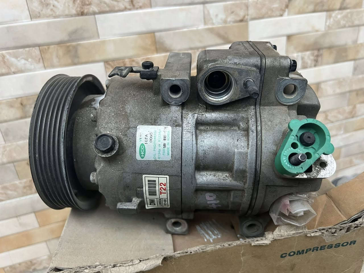 السلام عليكم 
للبيع مازده سورنتو 2016 + كمبريسر سبورتج 2014 + بلوجكترات 
 تفصيخ من السياره وكاله 

الاستفسار 
***********
