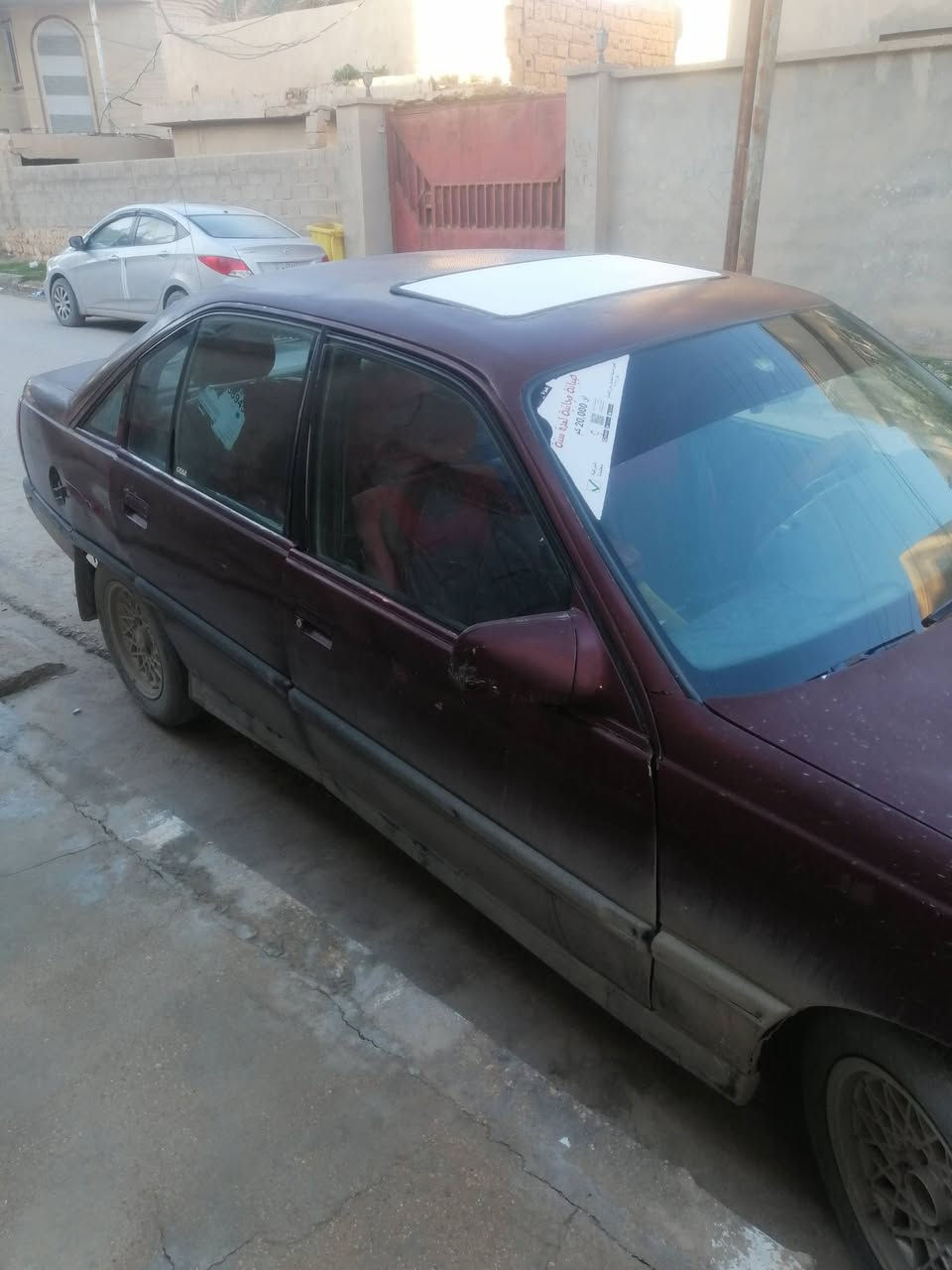 اوبل اوميغا موديل ١٩٩٠ للبيع محرك و كير تمام ب ٢٠ وبيها مجال بسيط للتواصل ***********
