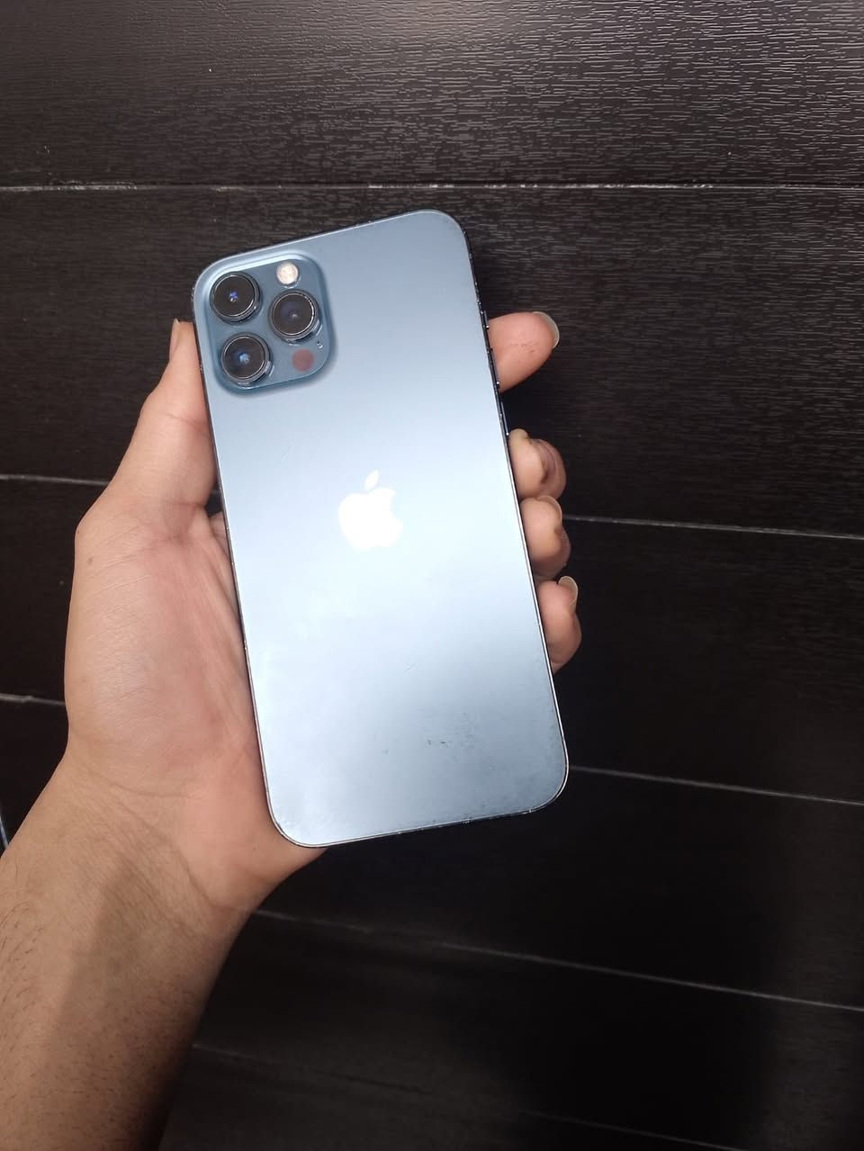 ايفون ١٢برو ماكس ذكره٢٥٦بطاريه بدله اصليه وشاشه اصليه فقط تليفون مال بيت سعره ٣٢٥وبي مجال رقمي ***********بكاني حي اور
