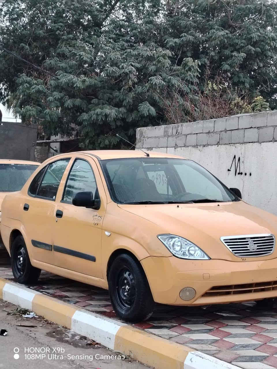 السلام عليكم سياره طيبه مصفره هيه وغرامات رقم بغداد سياره جاهزه من كلشي بيهه ضربه الجملغ الخلفي وبيهه ضرب بصيطه بل بنيد سياره تخم تاير باتري مكينه صار شهر من جفتهه تبريد عوزه كبريسر بيهه هلالات معمارات ومرشوشات 35وبيهه مجال بسيط مستعجل عل البيع 
***********
