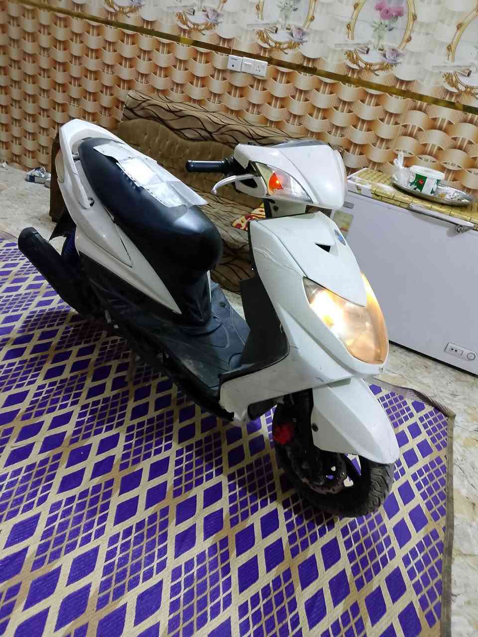 السلام عليكم شباب سكنس فحل نضيفه وجديده نص نكره تستغل مكينه ناعمه مامفوحه ابد كهرباء كله تستغل بيه اوراق باسمي مكاني زعفرانيه قفل 450 شراي اتصل واتساب مفتوح ***********
