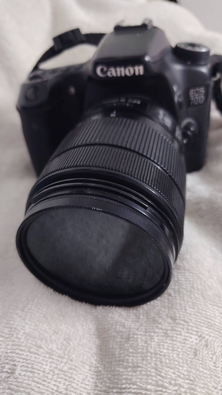كانون 70D للبيع نظافة فول  شاشة قلابة
دقة المستشعر: 20.2 ميجابكسل (APS-C CMOS)معالج الصور: DIGIC 5+الشاشة: شاشة لمس متحركة (متغيرة الزوايا) مقاس 3.0 بوصةالفيديو: تصوير عالي الدقة Full HDنظام التركيز: 19 نقطة تركيز بؤري من النوع المتعارضالمميزات الإضافية: اتصال لاسلكي مدمج Wi-Fi للتحكم ونقل الصور


**إذا كنت صاحب هذا الإعلان وتريد حذفه لأي سبب، رجاءا أرسل رسالة إلى الدعم الفني**