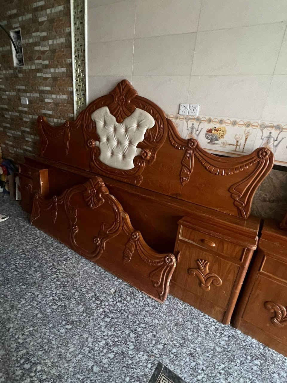 وعليكم السلام والله احنه مسويها نجار  توصاء داخل وخارج صاج ومتعوب عليهها نهايتها 750بس احنه عدنه ضرف وريد نبيعها


**إذا كنت صاحب هذا الإعلان وتريد حذفه لأي سبب، رجاءا أرسل رسالة إلى الدعم الفني**