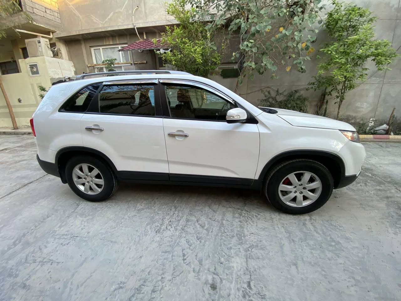 سلام عليكم
كيا سورنتو موديل 2011
سبعة راكب
قطعتين تبريد 
اشاير مري نص موصفات 
مكينة v4  دوش 
بيها أربع قطع صبغ 
لبيع او المروس
ديالى بعقوبة 
***********
