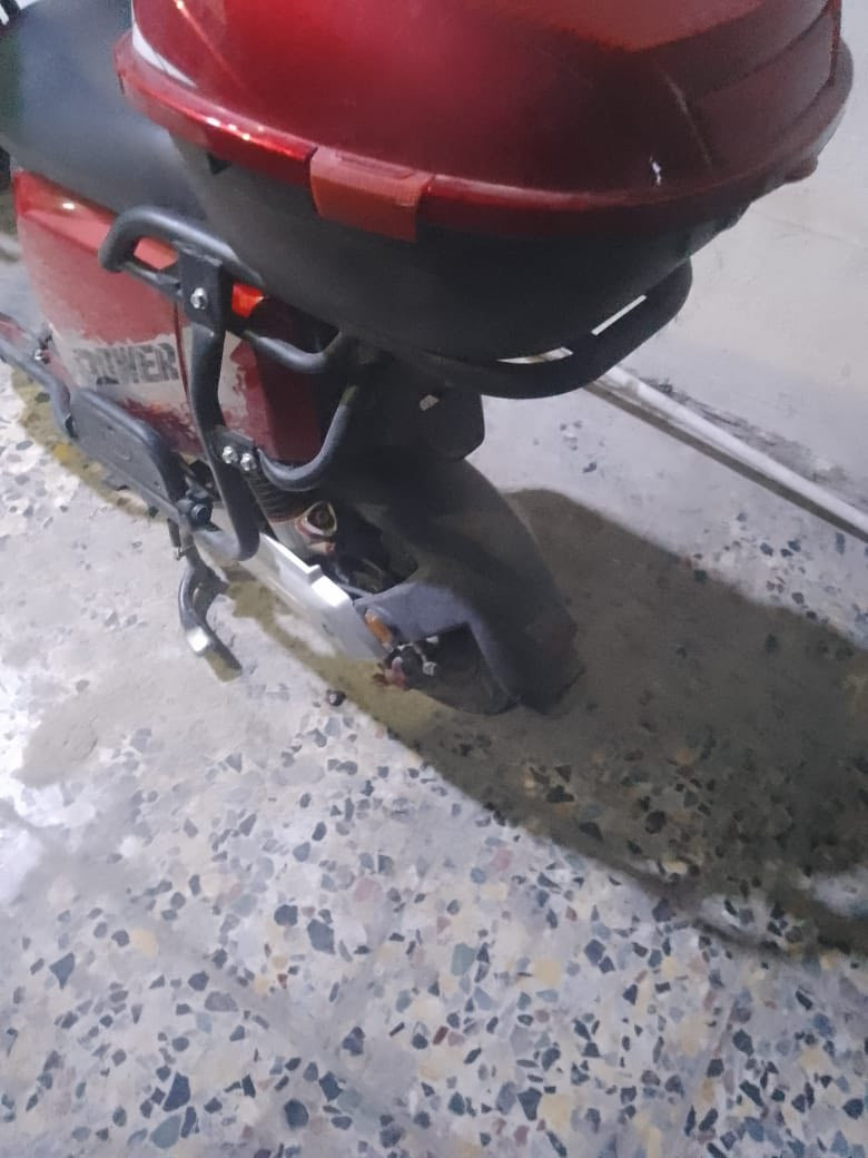 السلام عليكم دراجة سكنس شحن مدرعة بالكامل  6بطاريات 32امبير  الدراجة كاملة بدون نقص ملاحضة/البطاريات  بدلتهن قبل شهر جديدات اصلي. اصلي الرقم للتواصل /***********/المكان الكاظمية جكوك/السعر 650
