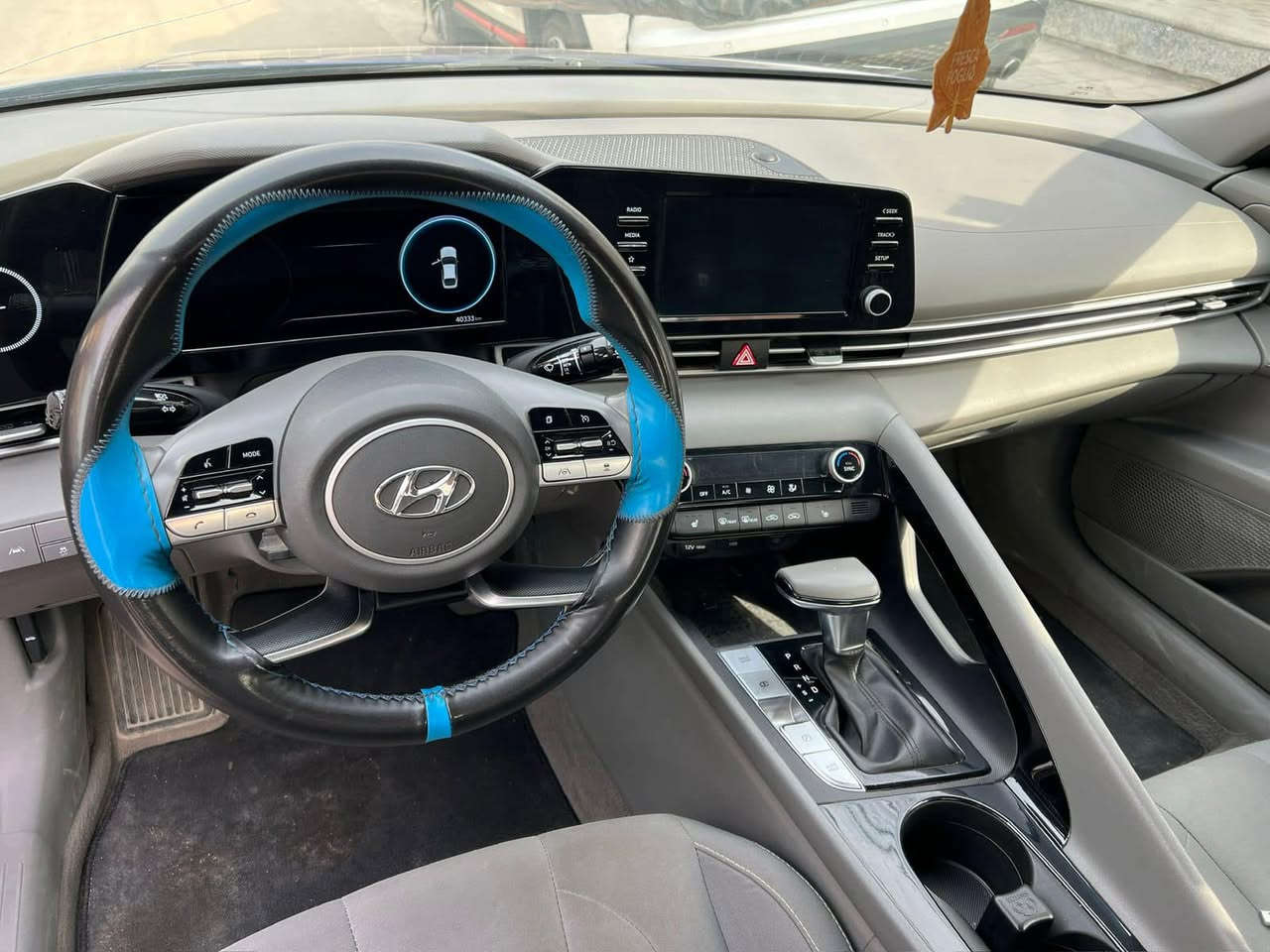 السلام عليكم هونداي النترا موديل2022   الون ازرك 

المواصفات السيارة
 بصمه
3/شاشه دجيتل متصله 
4/رادار امامي + خلفي
5/ رادار جانبي
6/ تحديد مسار 
7/ قياده ذاتيه 
9/ 3 انظمة سياقه( نورمل سبورت سمارت ) 
11/ كروس سرعة 
12/ مانع انزلاق 
13/ تدفئه كشنات 
14/ اشاره ترحيب 
15/ لد نهاري ليلي 
16 /شحن لا سلكي 
السعر   155 …..وبيه مجال 
وبعد بيهه هواي مواصفات شباب 
السياره حادثهه دعاميه فقط  + بدون دواخل  
حاليا السياره ماشيه “50 ميل   
مكاني بغداد - 
***********
الرقم بي واتس

