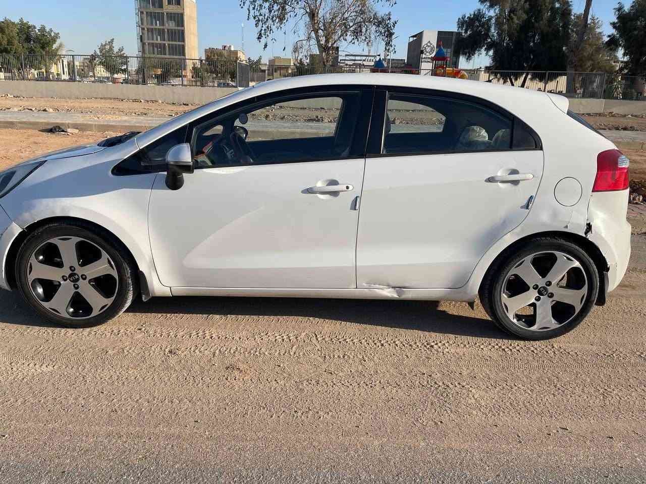 ريو  2015 هاتشباك   خليجي
فول مواصفات 

مكفولة  من التبديل

هزة سنوية لل28

محرك 1600 دوش قطرتين

فتحة + مري شفط 

كير AT

كشنات جلد

حدادية جديدة 

ويل 15 و تايرات جدد

لايتات زنون 

رقمة بغداد انكليزي

مكانه نجف

السياره مال جناي 

السياره بيه بارد 
وتحجات بالتكمه مثل مموضح بالصوره 

السياره  سعره 78  وبيه مجال


**إذا كنت صاحب هذا الإعلان وتريد حذفه لأي سبب، رجاءا أرسل رسالة إلى الدعم الفني**