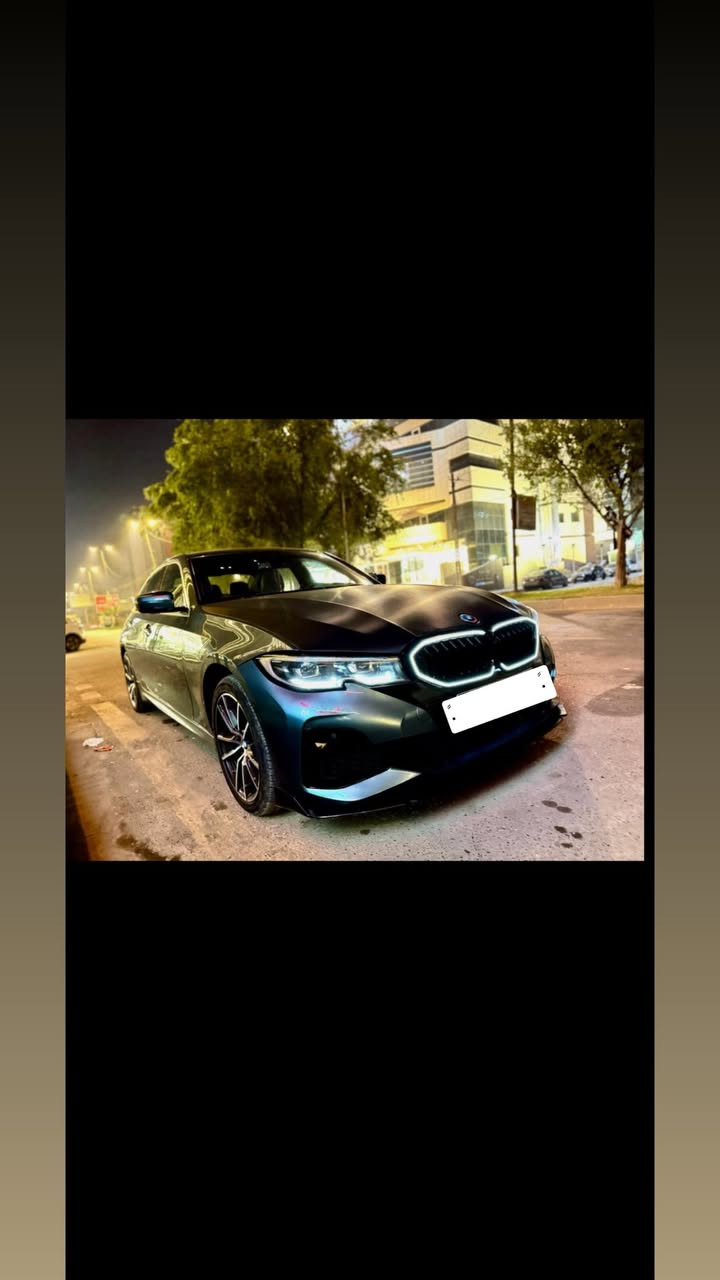 BMW. 330 I. 2021 
لون مميز. 
اكس درايف  
ماشيه 40 الف 
حادث جاملغ وبنيد 
بدون شاصي ولغد
 للبيع او مراس 
سعر 225 وبيها مجال 
***********
