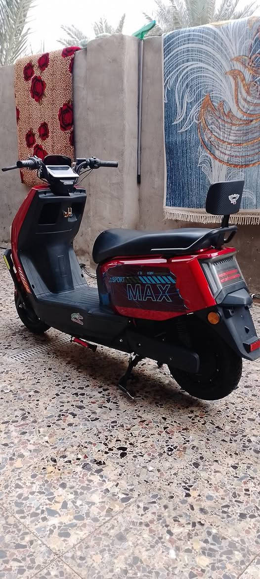 دراجه شحن جديدة مابيه اي نقص السعر 700وبيه مجال للاتصال *********** مكاني بغداد حي اور قابل للمراوس
