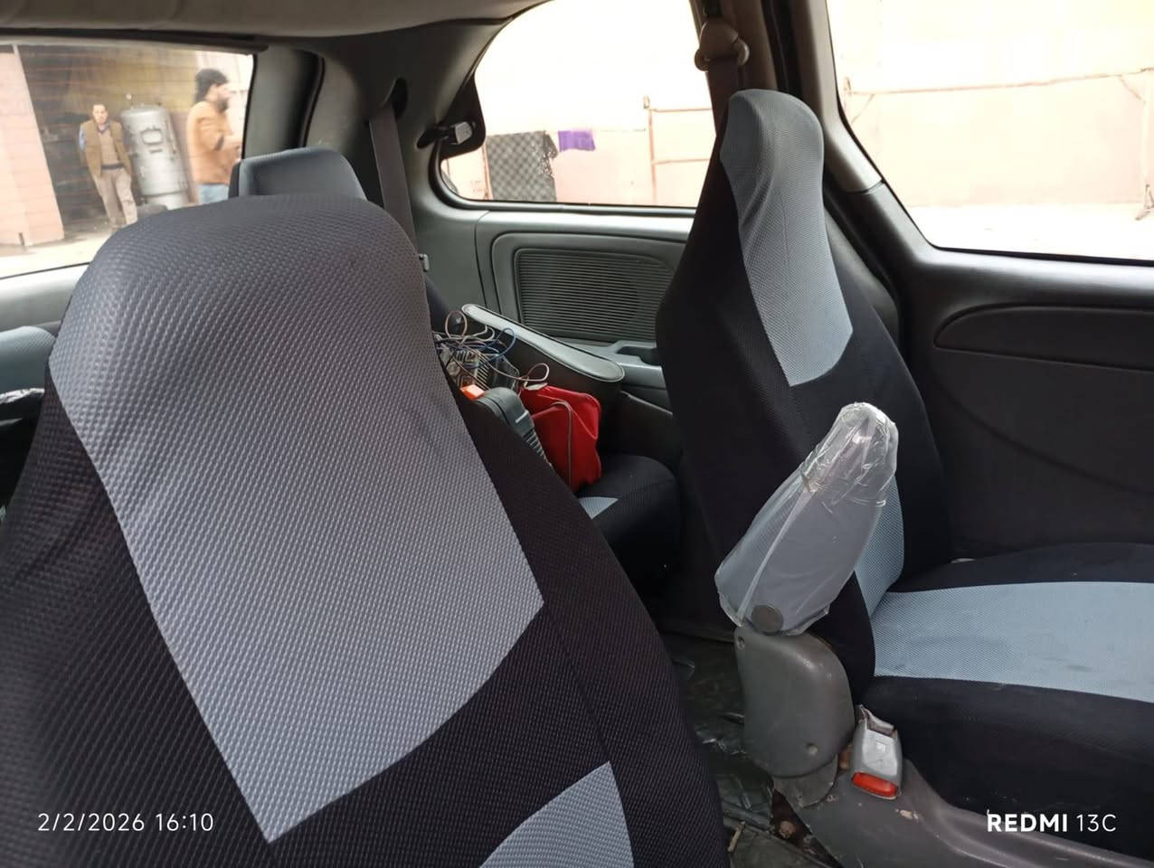 السلام عليكم 
ودج كرفان 2007
رقم جديد كوبون بانزين 
شرط التحويل 
مكينة وكير شرط
4 قطع صبغ 
تبريد تدفئة شرط
90$
وبيها مجال قليل 
***********
