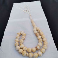 مرجان أبيض • ٣٣حبه • ١٣ملي