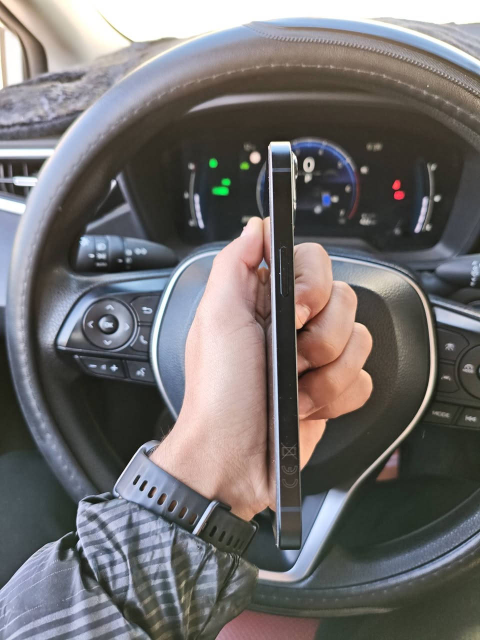 السلام عليكم
ايفون 13 عادي للبيع📲
بطارية 100🔋
ذاكرة 128
ضمان ماستر ينتهي 2026/7/18
نموذج M شرق اوسط
مكفول من كلشي
السعر 475 الف 
مكاني بغداد البياع 
*********** واتساب
