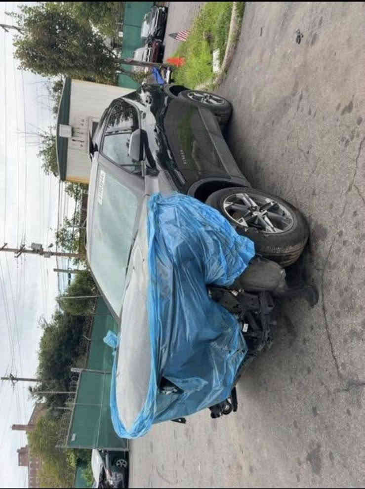 السلام عليكم 

بلايزر 2024 
محرك 2000 تيربو Lt2

السيارة حاليا بدبي 

السعر مطروح بدبي 70 ورقة 

***********
