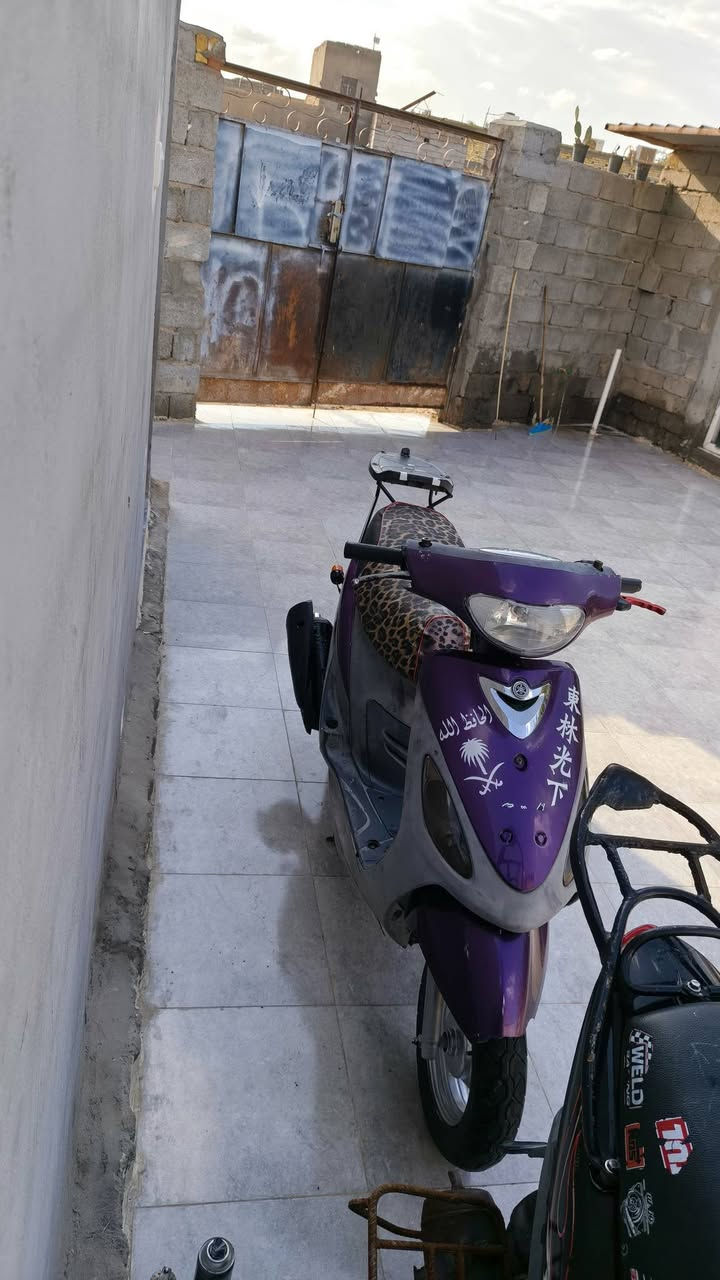 قجمه للبيع او مراوس حسب القناع
دراجه مكينه خرسه شرط شرط 
شلعه ومعدل كلجات رياضي 
دراجه نقصه بس ترتيب كهربائيات 
مكاني القرنه ثغر 
***********
