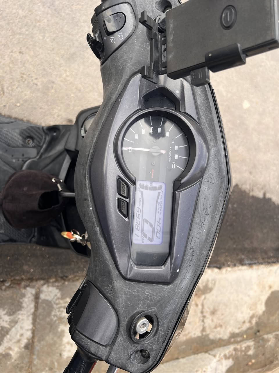 سلام عليكم سكنس شمعه ياباني قبق نفخ طلاعات دراجه خير من الله السعر 1100وبيها مجال للطيبين او مراوس دراجه 
 ***********
